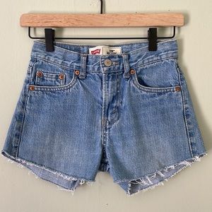25” waist Levi’s / light wash cut-offs